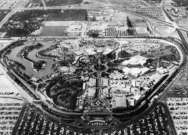 640px-Disneyland_aerial_view_in_1956