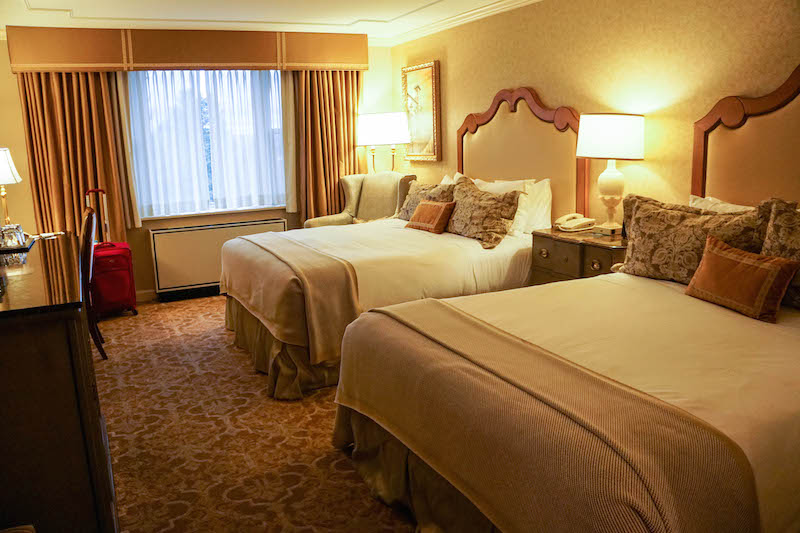 Hotel-Hershey-deluxe-queen-room