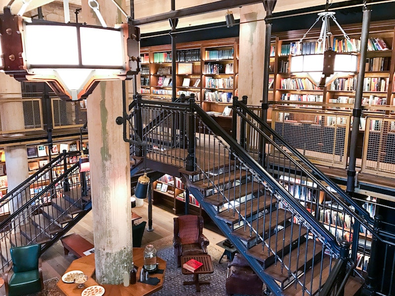 Library-Hotel-Emma