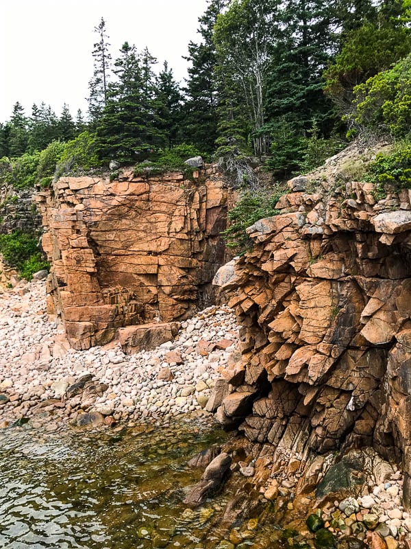 Rocky-beach-in-Acadia-National-Park
