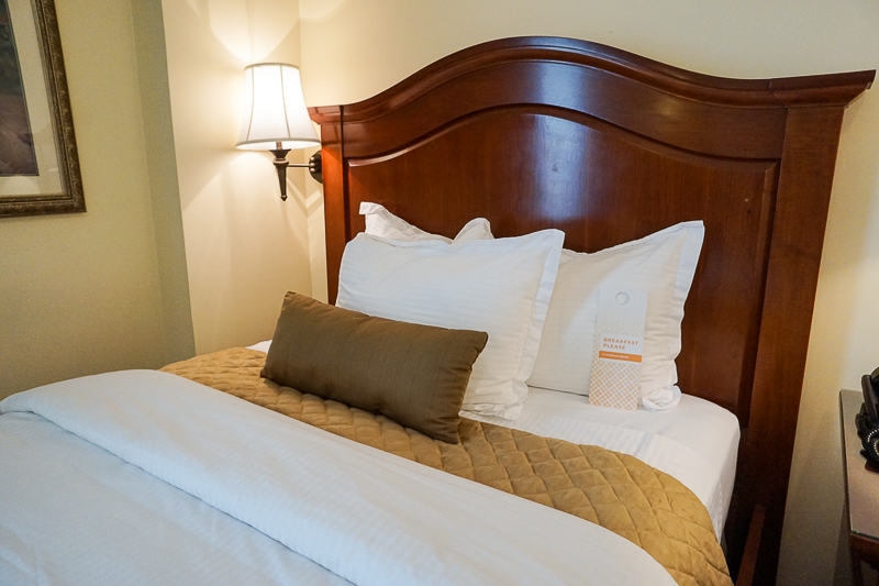 George Washington Hotel bed