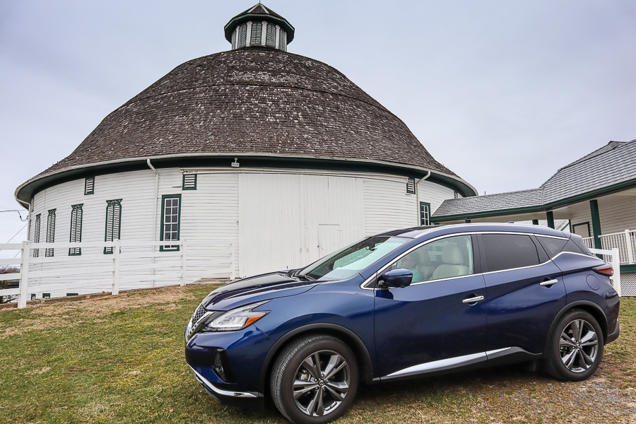 Nissan Murano in front of the Round Barn