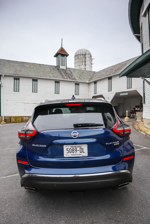 Nissan Murano in front of the Round Barn market entrance