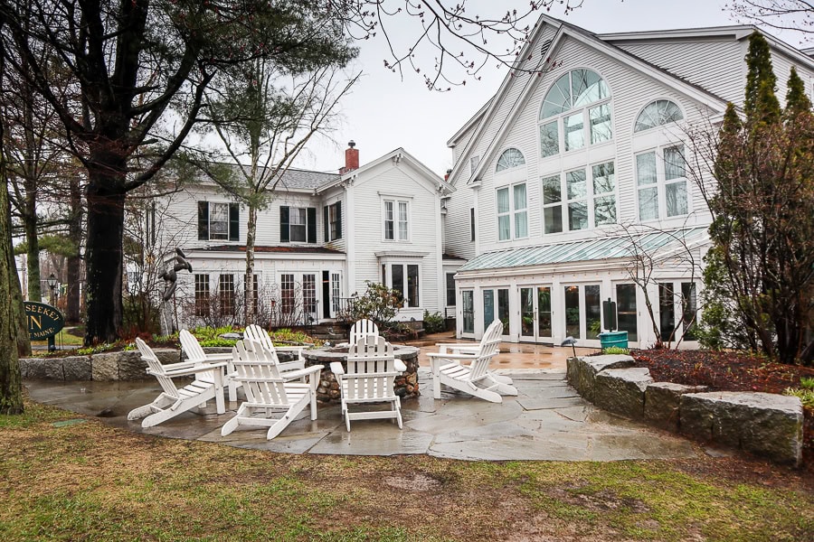 The Harraseeket Inn courtyard in Freeport, Maine