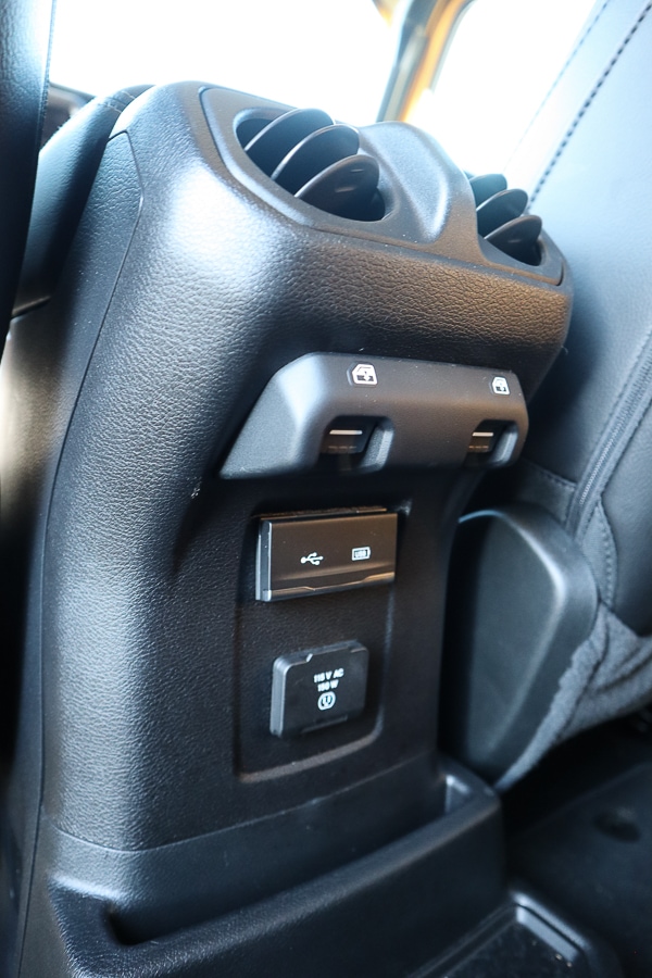 Jeep Wrangler rear seat connectivity