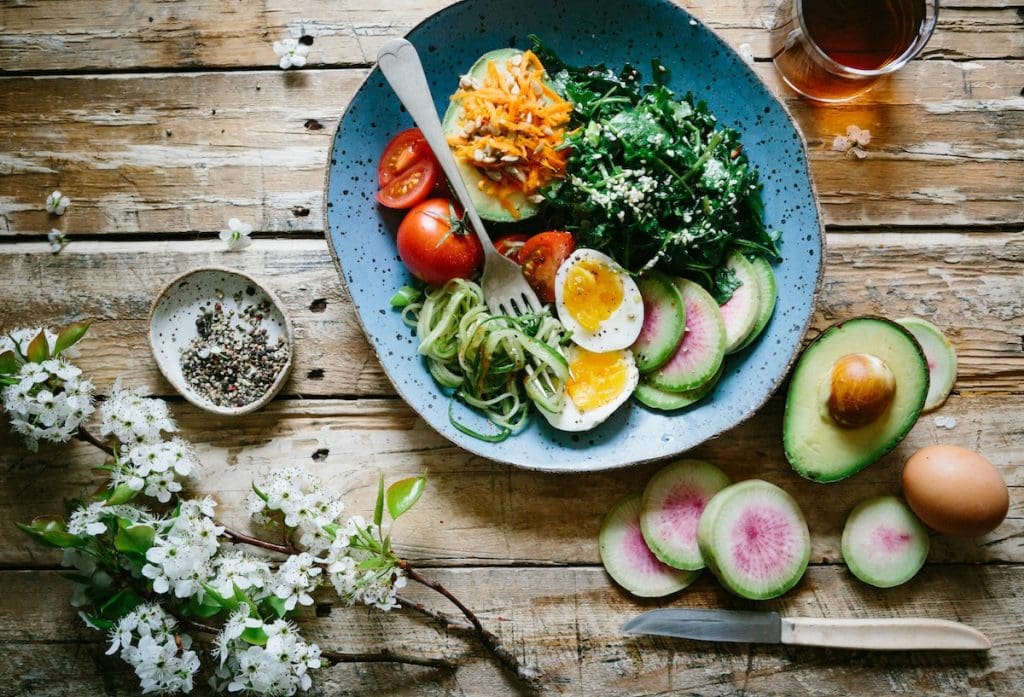 Healthy eating with a salad bowl