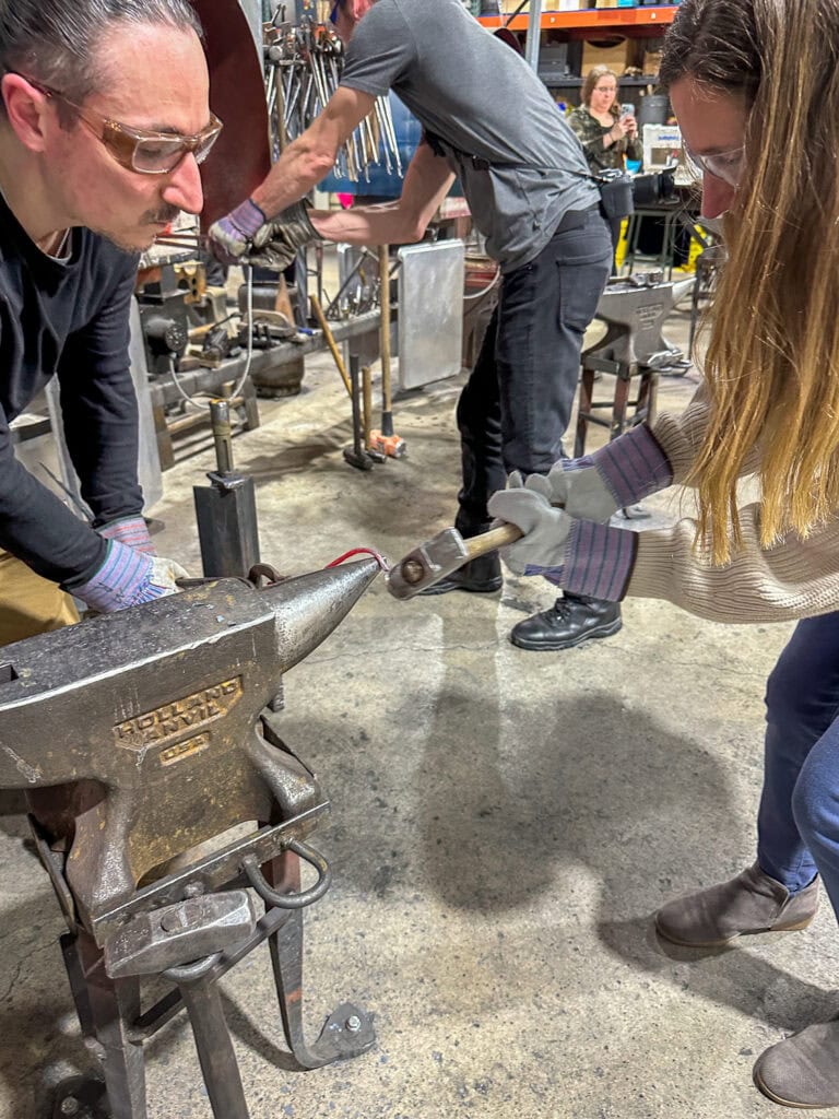 Shaping metal on an anvil