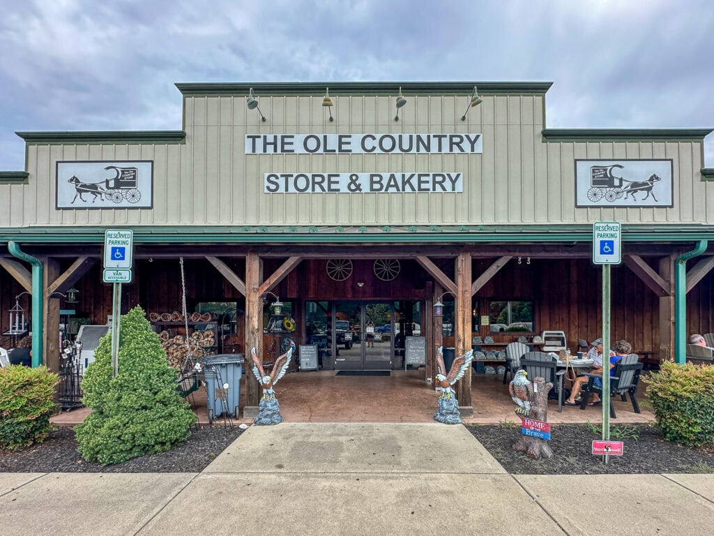 The Ole Country Store & Bakery next to Lake Culpeper