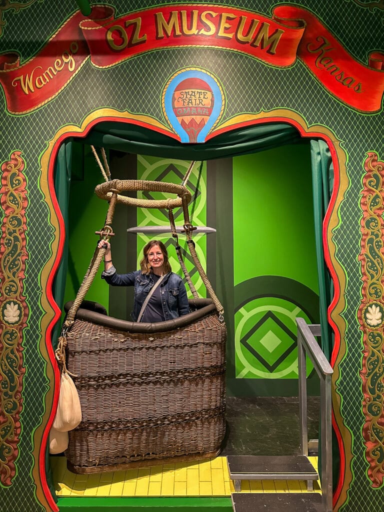 Step on the wizard's balloon before it takes off!