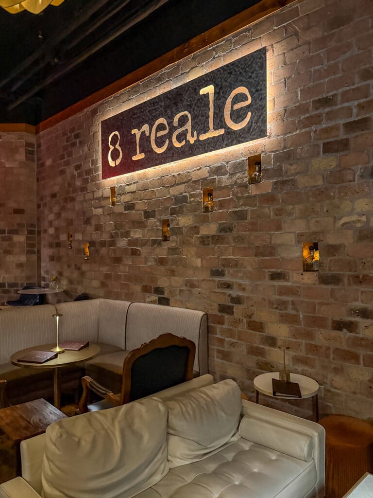 8 Reale speakeasy